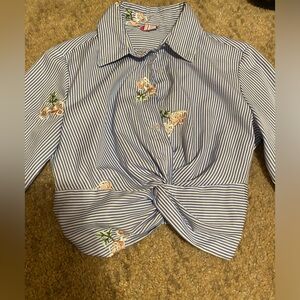 BLUE & WHITE STRIPED FLOWER PRINTED BLOUSE 🩵🤍